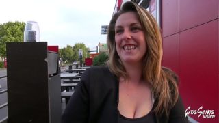 La jolie Sonia veut jouir