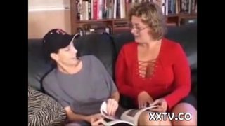 Vidé sexe avec une MILF aux gros nichons